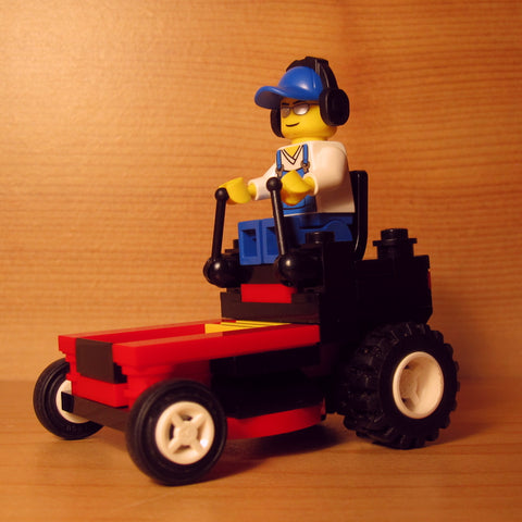 Dan's Custom Zero Turn Mower Red (for your LEGO town)