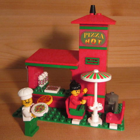 Dan's Custom Italian Pizza Restaurant (for your LEGO town)